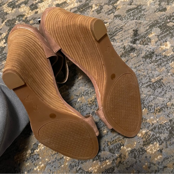 JESSICA SIMPSON Mera Wedge Pump - Picture 6 of 7